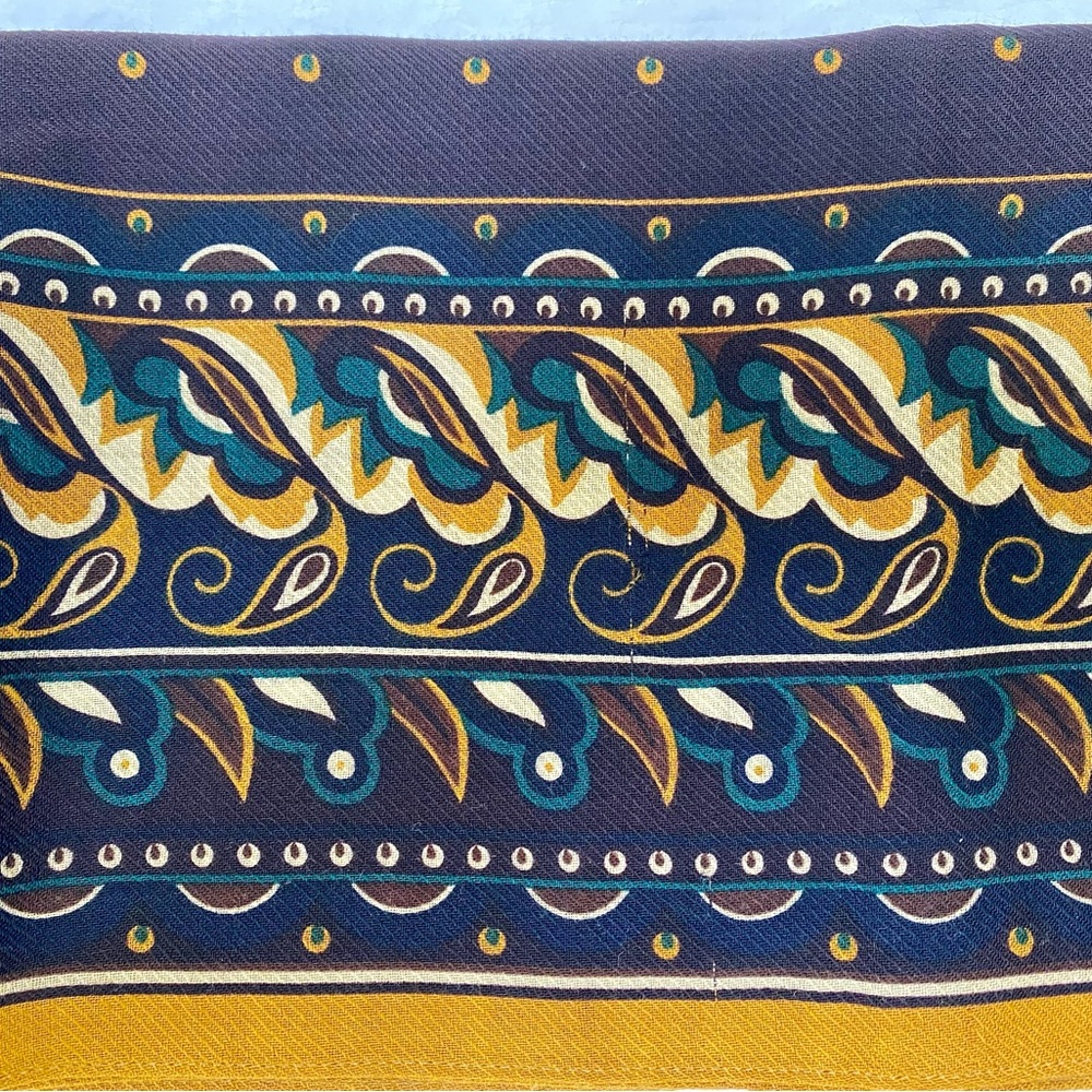 Vintage Perry Ellis scarf - Picture 5 of 8